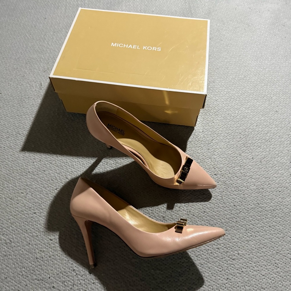 Michael Kors Vivienne Ballet Pink Leather Pointy Toe Heels Pumps Size 8 EUC